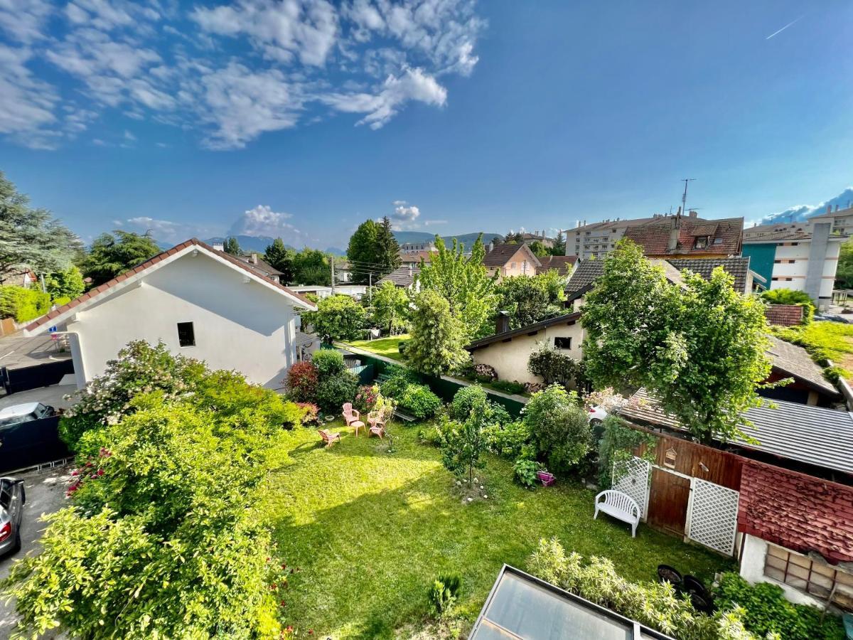 Un Peu Plus Pres Des Etoiles Annecy Extérieur photo